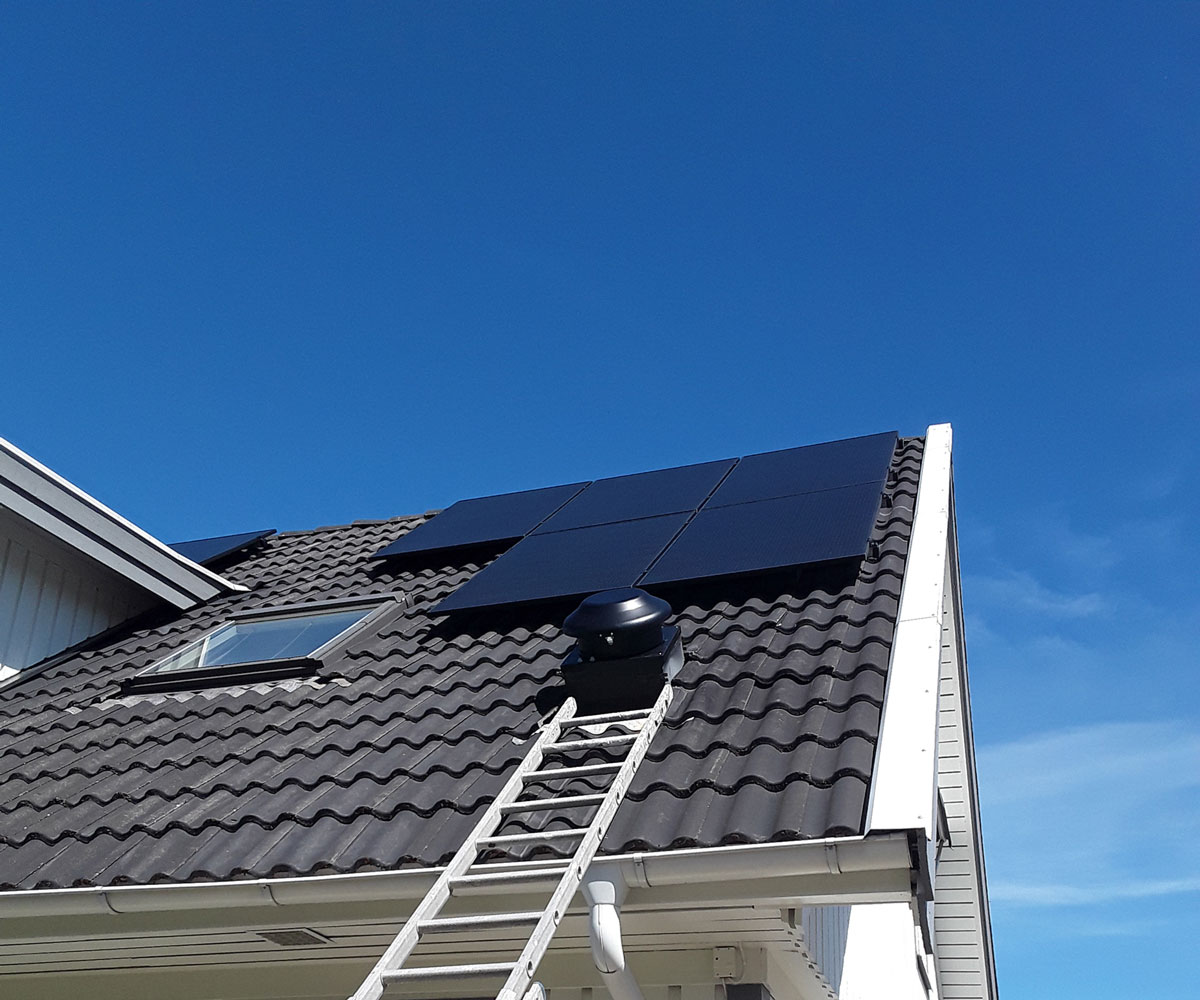 Utbyte av defekt takfläkt på villa i Mölndal.